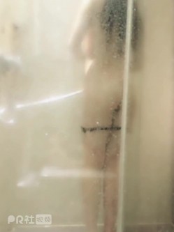网红人气少女隔壁小姐姐VIP超大尺度私拍之15k粉丝福利 原版超清合集 截图14