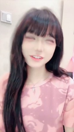 校花学妹【甜心教主】超甜美动人跳蛋裸舞道具自慰喷水 截图1