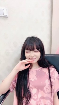 校花学妹【甜心教主】超甜美动人跳蛋裸舞道具自慰喷水 截图5
