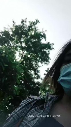 潮喷燕姐户外塞着跳蛋进村勾引老头打炮给他吃伟哥搞老头孙子在家叫来一起爷孙组合玩3P年轻人J8香直接无套 截图4