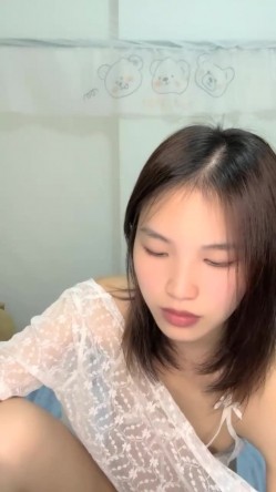 邻家女神的淫荡一面你【桃子鱼】清纯害羞被男友连操了好几天无套内射尽情蹂躏不断的高潮中 截图1
