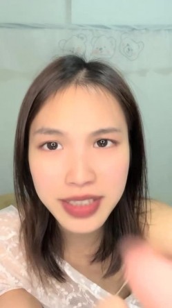邻家女神的淫荡一面你【桃子鱼】清纯害羞被男友连操了好几天无套内射尽情蹂躏不断的高潮中 截图2
