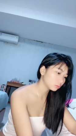 萝莉精致学妹【可爱罪名】携闺蜜超强尺度道具自慰喷水 截图11
