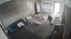 黑客破解家庭网络摄像头偷拍住毛坯房的年轻情侣疯狂做爱有时一天做爱几次 截图4
