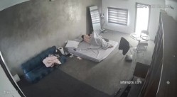 黑客破解家庭网络摄像头偷拍住毛坯房的年轻情侣疯狂做爱有时一天做爱几次 截图13