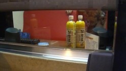 运气不错网吧通宵玩游戏的时候无意偷窥到包厢一对情侣在里面激情做爱,窗帘正好露一条缝没拉严 截图15
