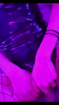 《绝品打飞机必备》推特极品身材美足美腿美鲍网红女神【不是丸子】私拍，推油足交紫薇打炮诱惑满满带入感极强 截图10