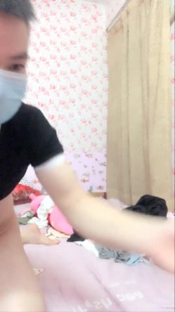 高颜值苗条妹子露奶双人啪啪 炮友掏出JJ撸管再床上后入抽插非常诱人 截图15