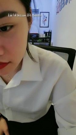 办公室制服小姐姐勾搭外卖小哥激烈啪啪寻刺激 多姿势抽插爆操 裹射口爆 最后还被猥琐男同事骚扰猥亵 截图8