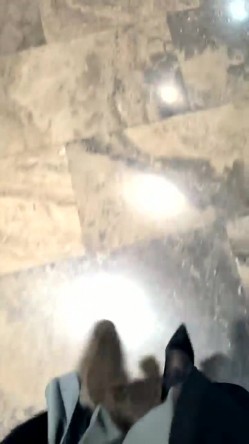 户外露出达人【御姐爱深喉】丝袜裸空从商场到图书馆再到超市裸空太牛逼了强烈推荐！ 截图1
