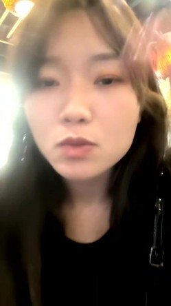 户外露出达人【御姐爱深喉】丝袜裸空从商场到图书馆再到超市裸空太牛逼了强烈推荐！ 截图6