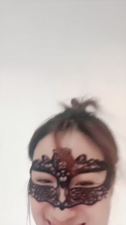 黄播界的扛把子『代也加』开放阳台全裸自慰喷水爆菊~往楼下尿尿~半透勾引外卖小哥 截图12