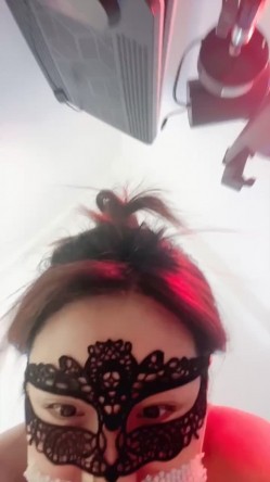 黄播界的扛把子『代也加』开放阳台全裸自慰喷水爆菊~往楼下尿尿~半透勾引外卖小哥 截图15