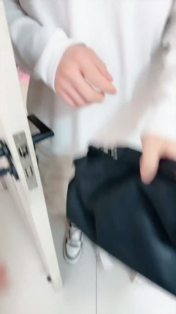 蜜桃臀女神【骚屁屁】被教练颜射口爆内射 ️简直太爽了 截图3