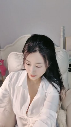 巨乳多情少妇 身材丰满 道具自慰 抠逼吃鸡好爽 被男友狠草 乖乖骑乘声音很好听 超淫荡 白浆流了很多 截图11