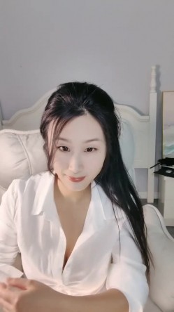 巨乳多情少妇 身材丰满 道具自慰 抠逼吃鸡好爽 被男友狠草 乖乖骑乘声音很好听 超淫荡 白浆流了很多 截图16