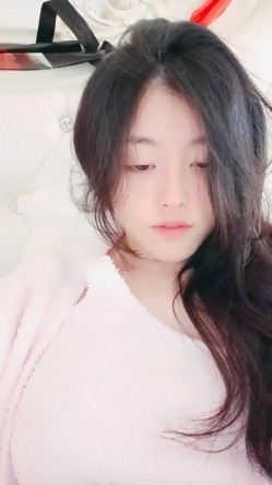 【熙颜】顶级绿播女神! 爆菊 抠逼 道具狂插流白浆~秒射! 清纯风，初恋脸，这逼和奶子绝了！ 截图1