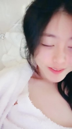 【熙颜】顶级绿播女神! 爆菊 抠逼 道具狂插流白浆~秒射! 清纯风，初恋脸，这逼和奶子绝了！ 截图2