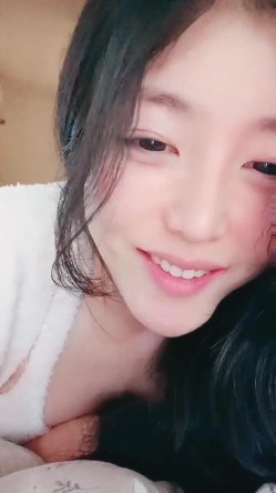 【熙颜】顶级绿播女神! 爆菊 抠逼 道具狂插流白浆~秒射! 清纯风，初恋脸，这逼和奶子绝了！ 截图7
