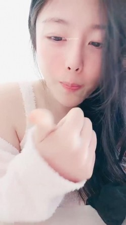 【熙颜】顶级绿播女神! 爆菊 抠逼 道具狂插流白浆~秒射! 清纯风，初恋脸，这逼和奶子绝了！ 截图11