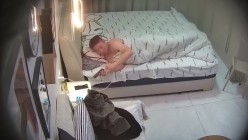 气质美女被男友狂操三场身体敏感捂嘴抓床单 截图8