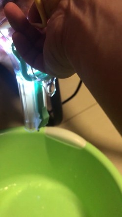 《字母圈顶级大神 ️极限调教阴环骚母狗》震撼全网露脸反差婊体验各种虐阴虐肛，玩法花样多，吃屎喝尿啪啪生殖器各种操作 截图4