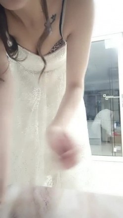 极品小奶妈女神 【糖璃儿】高颜值 挤奶水自己喝 扩阴器展示鲍鱼内部细节 白浆流得不像话 截图12