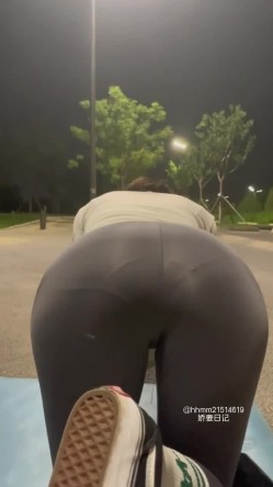 推特绿帽NTR夫妇刷锅第一人【娇妻日记】订阅私拍，户外露出、约单男、换妻4P 截图4