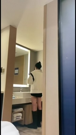 四川成都反差婊子朱姝君！背着男友与夜店富二代开房，超级骚货！ 截图3