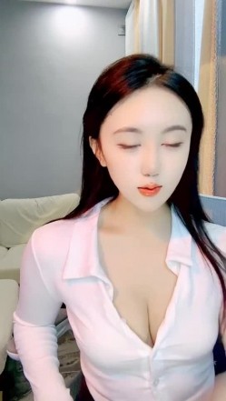 极品颜值【okk】白虎逼 全身尤物完美~直接撸了黑丝美乳配上无毛粉逼 截图1
