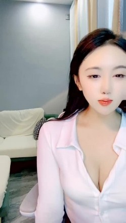 极品颜值【okk】白虎逼 全身尤物完美~直接撸了黑丝美乳配上无毛粉逼 截图3