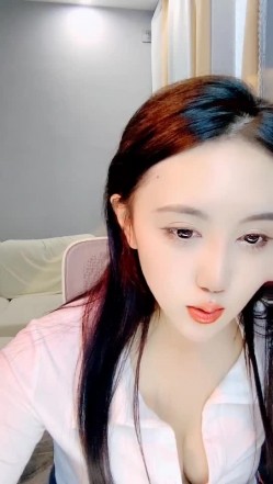 极品颜值【okk】白虎逼 全身尤物完美~直接撸了黑丝美乳配上无毛粉逼 截图5