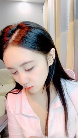 极品颜值【okk】白虎逼 全身尤物完美~直接撸了黑丝美乳配上无毛粉逼 截图10
