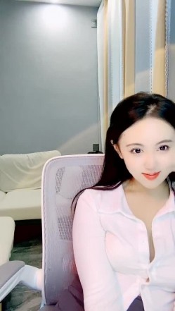 极品颜值【okk】白虎逼 全身尤物完美~直接撸了黑丝美乳配上无毛粉逼 截图11