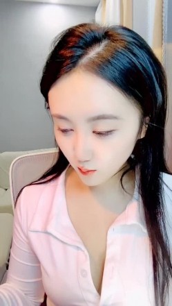 极品颜值【okk】白虎逼 全身尤物完美~直接撸了黑丝美乳配上无毛粉逼 截图13