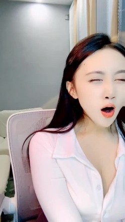 极品颜值【okk】白虎逼 全身尤物完美~直接撸了黑丝美乳配上无毛粉逼 截图14