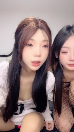 顶级校花双学妹【06极品姐妹】道具自慰互插玩弄 宅男梦寐以求的双校花双修大秀 截图2