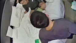 酒店偷拍眼镜大奶美女和猛男后续 ️美女生日的头一天被爆射4次后在早晨退房前又补1枪 截图15