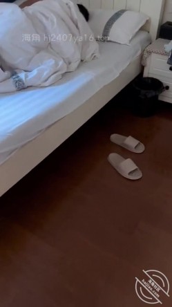 原创海角大神【尤物小嫂子】付费钻石贴，好兄弟在家也要求操的小嫂子 截图3