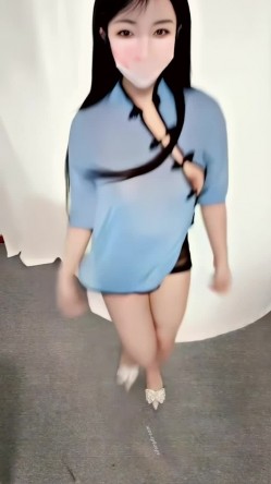 青春无敌，抖音风艺校美少女【杨晓花】定制福利，露脸露点，各种热门BGM裸舞 截图3
