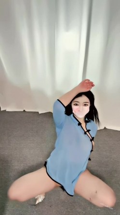 青春无敌，抖音风艺校美少女【杨晓花】定制福利，露脸露点，各种热门BGM裸舞 截图8