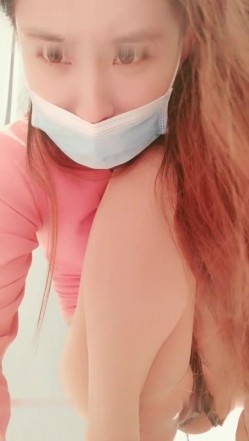 颜值不错苗条身材妹子自慰秀 卫生间香蕉鸡蛋带套塞入逼逼非常诱人 截图12