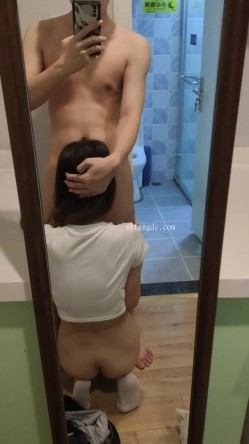 【S级别泄密】，诺崽与男友高清原档泄密（后续），楼梯口啪啪，听到邻居说话声，好刺激的一炮 截图11