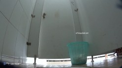 高校图书馆附近女蹲厕正位全景偸拍 截图6