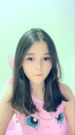长相甜美可爱萌妹子自慰诱惑 全裸扭动身体逼逼微毛手指插入呻吟娇喘诱人 截图2