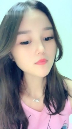 长相甜美可爱萌妹子自慰诱惑 全裸扭动身体逼逼微毛手指插入呻吟娇喘诱人 截图12