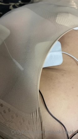 极品反差绿帽癖淫妻母狗【艾蜜莉】解锁私拍完结篇~协闺蜜约战粉丝换老公4P叠插排插超辣眼睛 截图16