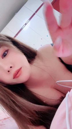 知性反差【知南】看着很御但是说脱就脱 长腿配大奶在镜头前摇曳跳舞 浅浅的黑森林充满诱惑2 截图11