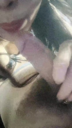 最新快手泄密！风骚眼镜37岁轻熟女御姐【琰姐】性爱XO内射自慰 截图1