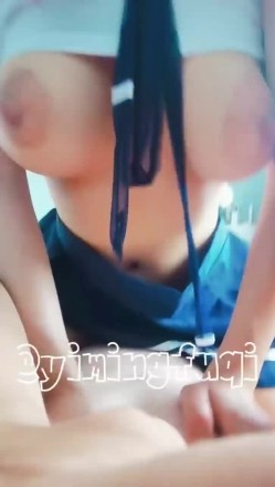 推特57万粉，95后G奶绿帽淫妻【易鸣夫妻_奶昔吖】付费，各种唯美性爱内射 截图10